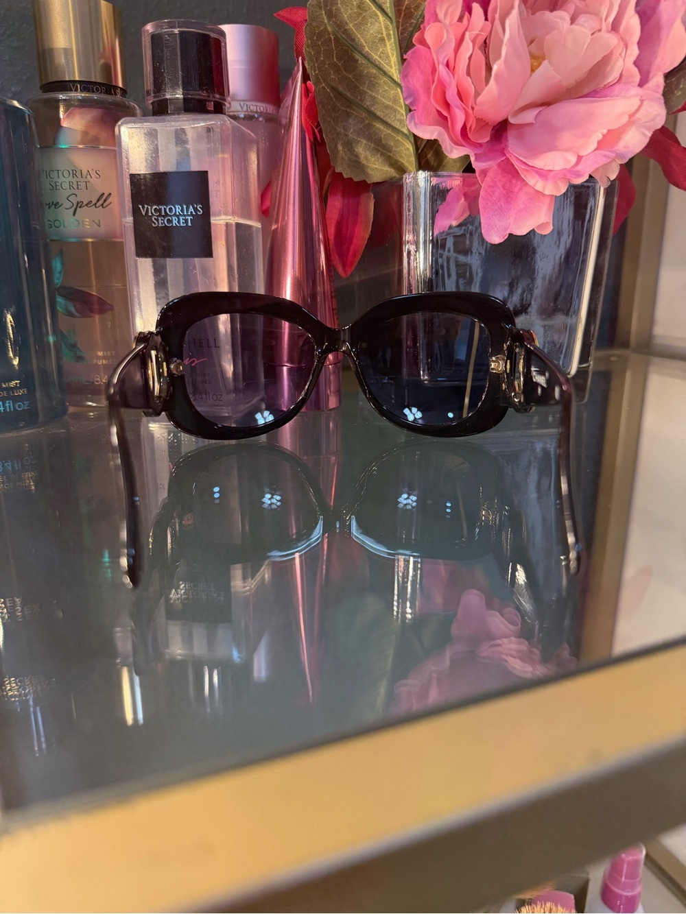 CHANEL Sunglasses - Picture 4 of 16